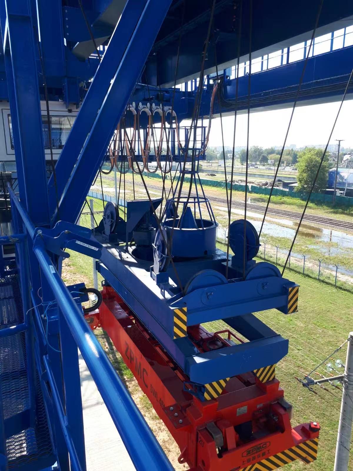 motor de engranaje para la rotación de la grúa recipiente motor de engranaje para la rotación de la grúa recipiente